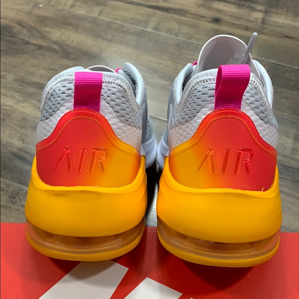 NIKE WMNS AIR MAX MOTION 2 pure platinum/laser - Picture 10 of 16